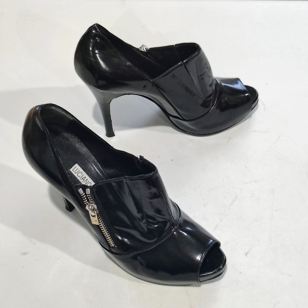 Luciano Padovan Women's Vintage Black Patent Peep-Toe Heels with Zipper Detail S